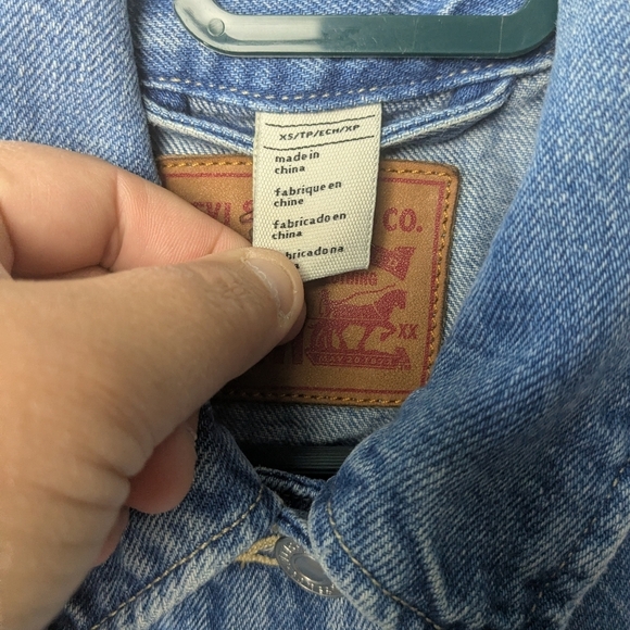 LEVI'S Women Jeans Jacket 100% Cotton Washed Blue Color With Pockets Crop XS - Picture 5 of 15
